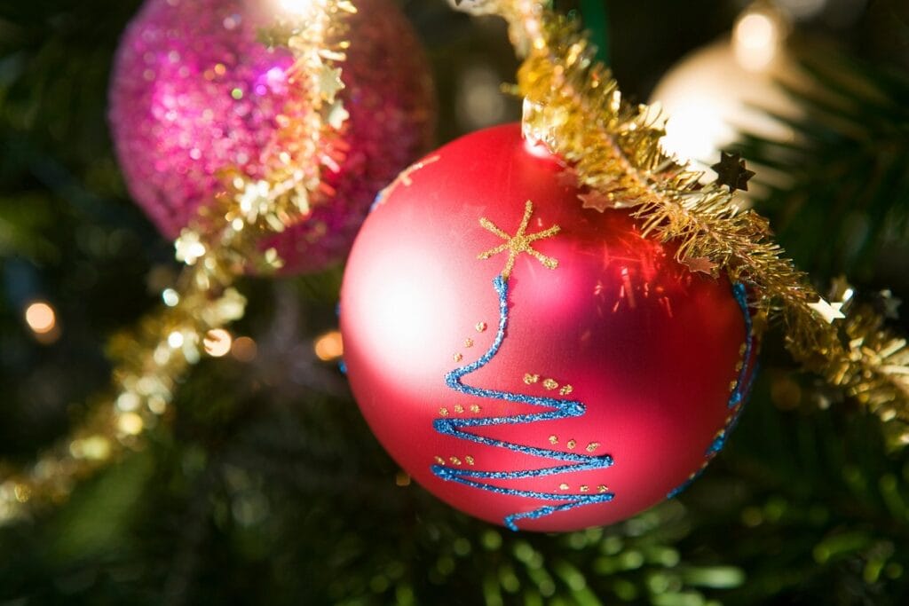 christmas decorations on tree 2024 11 03 02 20 55 utc
