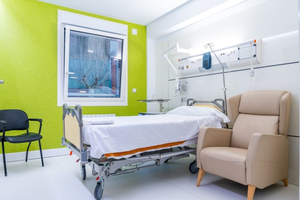 room of an hospital with bed and chairs 2024 12 10 00 45 19 utc