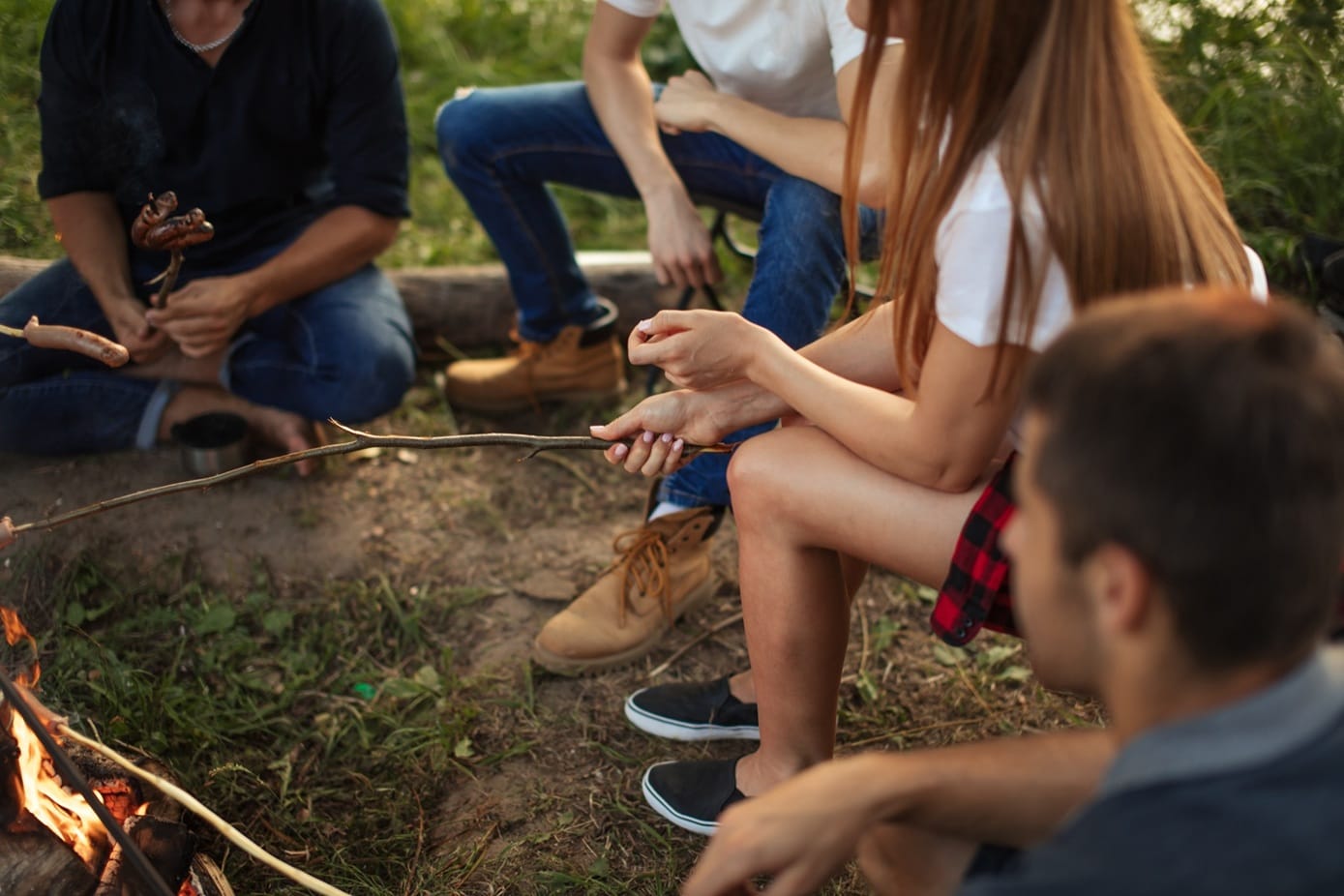 cropped side view photo teenagers are sitting aro 2026 03 24 10 15 17 utc
