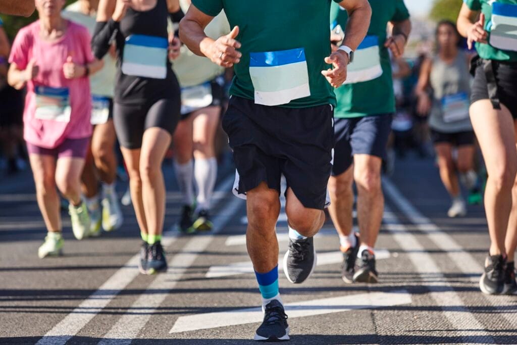 runners on the street healthy lifestyle marathon 2026 01 07 06 31 29 utc