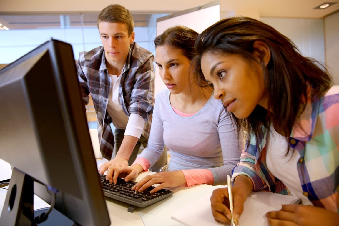 teenagers working collaboratively using computer t 2026 04 14 00 29 05 utc