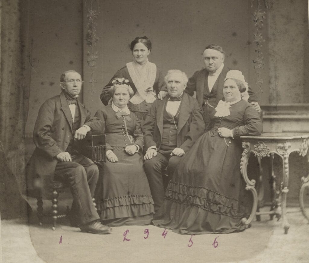 PM Proev slaegtsforskning Her begynder din egen historie B21037 familieportraet 30 9 26 MOE